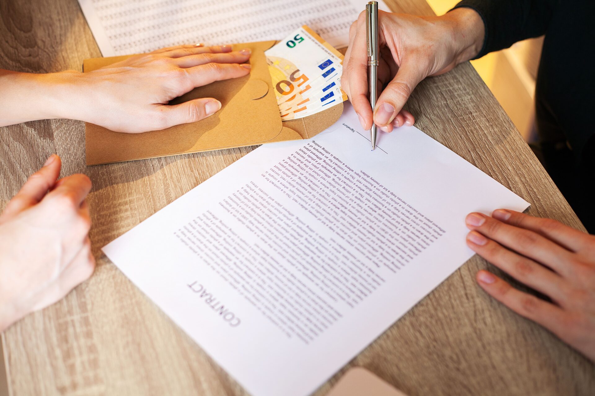 Comprar Vivienda con Contrato Temporal en 2025
